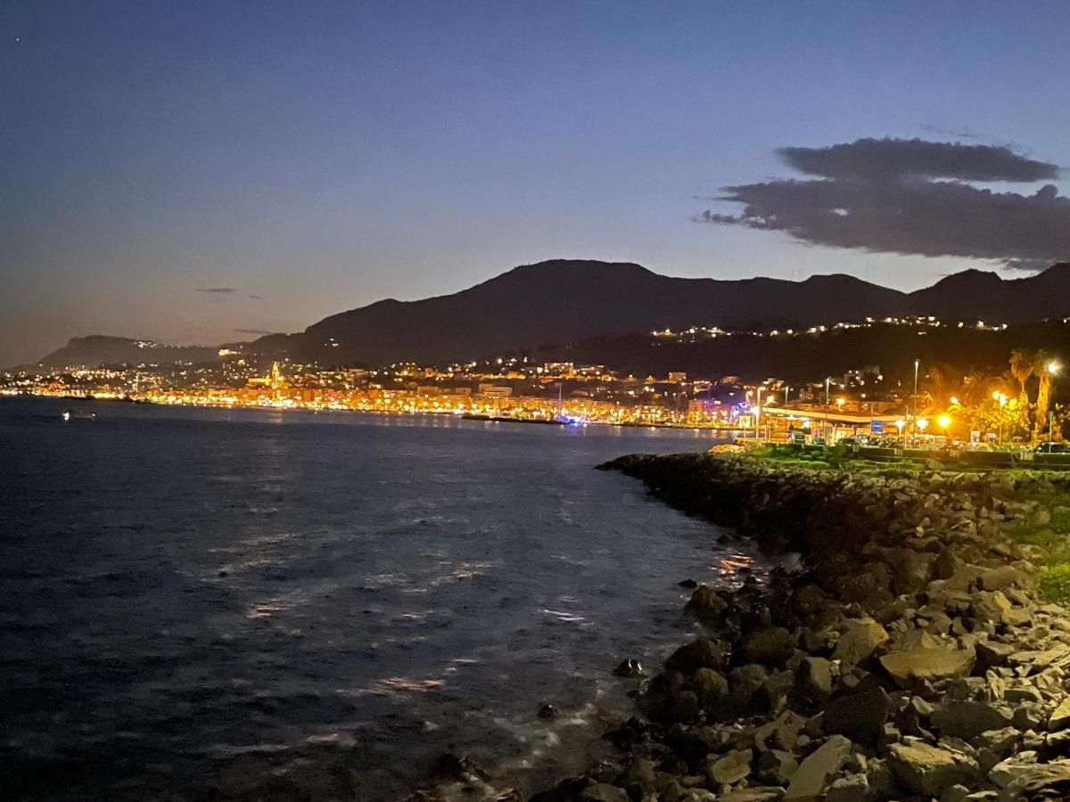 Menton Centre Vue Imprenable Sur Mer Et Jardin Bioves Exteriör bild